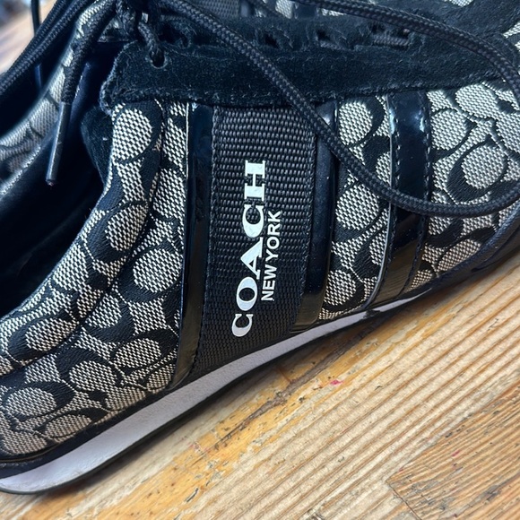 Coach Black and Gray Sneakers Sleek Low-Top Design - Picture 3 of 6